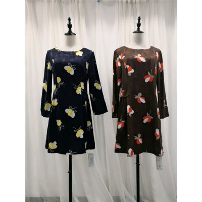 鄭州18新款冬裝品牌折扣女裝批發(fā)與艾薇兒服裝尾貨走份 投資品牌折扣批發(fā)的智慧選擇